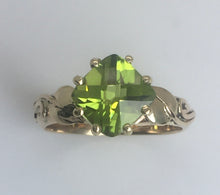 Load image into Gallery viewer, Cushion Cut Peridot Ring