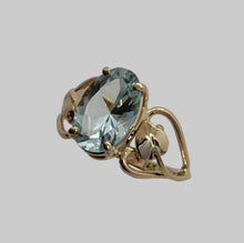 Load image into Gallery viewer, Aquamarine Open-Heart with Leaves Ring
