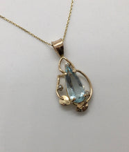 Load image into Gallery viewer, long pear shape Aquamarine 2 leaves near bottom
