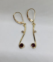 Load image into Gallery viewer, Pyrope Garnet Dangle Earrings
