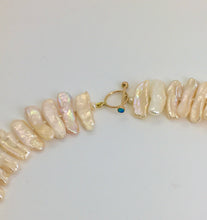 Load image into Gallery viewer, vibrant opal toggle clasp on pearl choker
