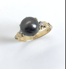 Load image into Gallery viewer, black pearl 14 kg ring with leaves on the sides
