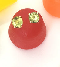 Load image into Gallery viewer, Peridot Gem Dot Earrings