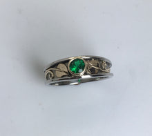 Load image into Gallery viewer, sparkly round bezel emerald with gold leaves platinum band
