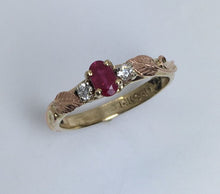 Load image into Gallery viewer, Burmese Ruby Mixed Gold Ring
