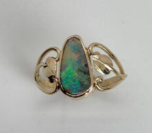 Load image into Gallery viewer, green and red opal ring with leaves 14KG
