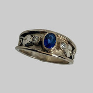 Ceylon Sapphire Recessed Band