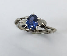 Load image into Gallery viewer, brilliant ceylon sapphire, white gold, leaves

