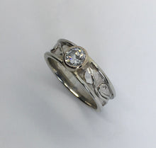 Load image into Gallery viewer, Diamond Ring with Inlaid Ivy Leaf and Tendril
