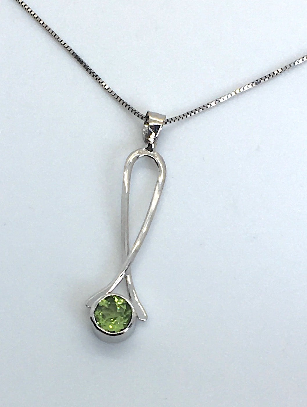 Peridot Exclamation Point Pendant White Gold